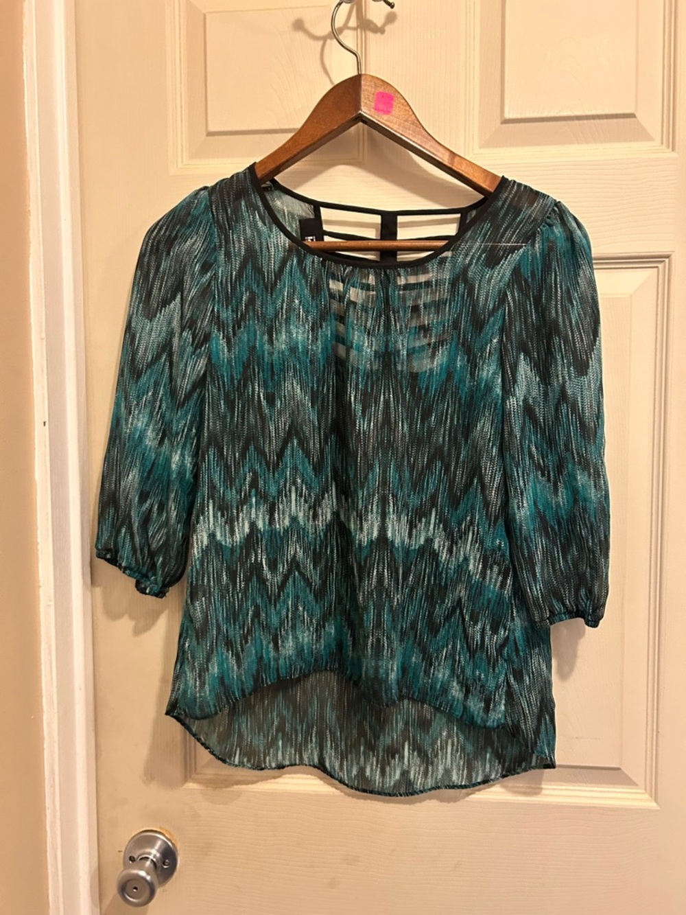 IZ Byer teal geometric print 3/4 sleeve blouse- size medium